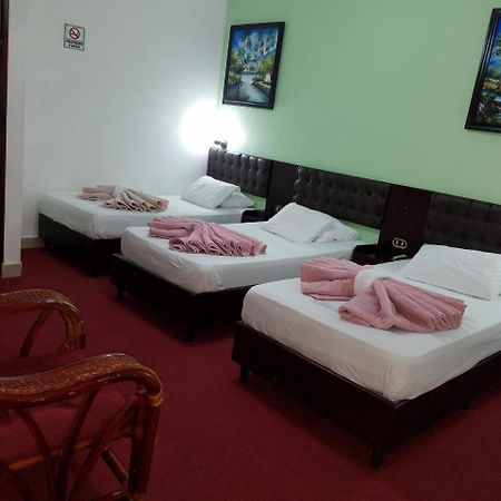 Hotel Don Vito Естелі Екстер'єр фото