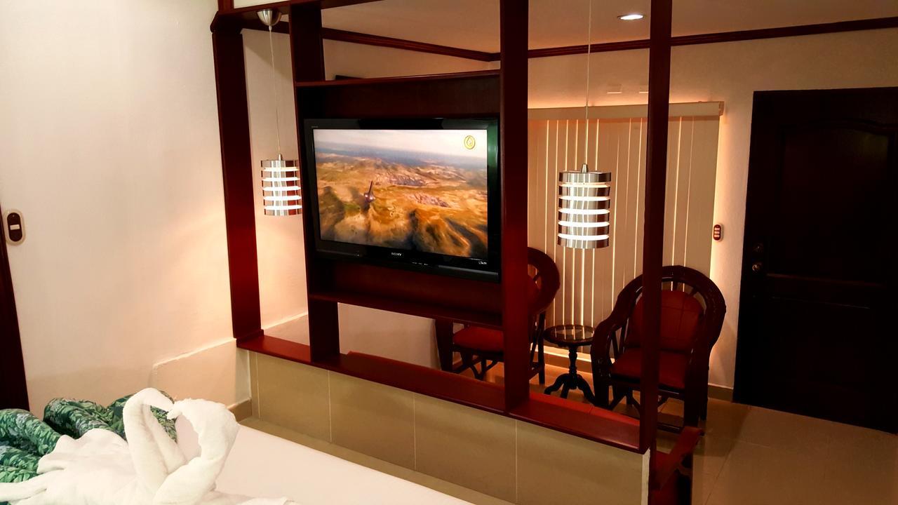 Hotel Don Vito Естелі Екстер'єр фото