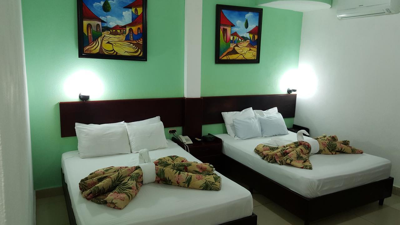 Hotel Don Vito Естелі Екстер'єр фото