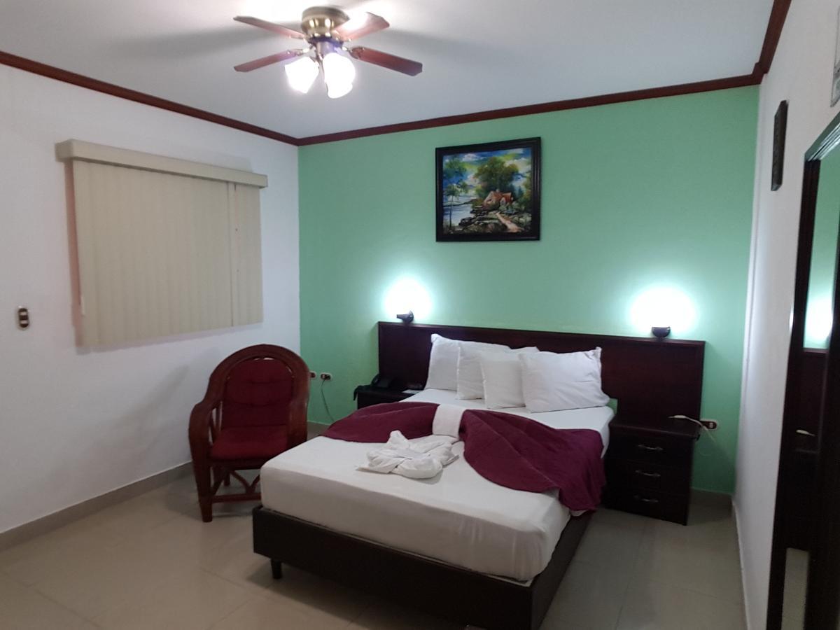 Hotel Don Vito Естелі Екстер'єр фото