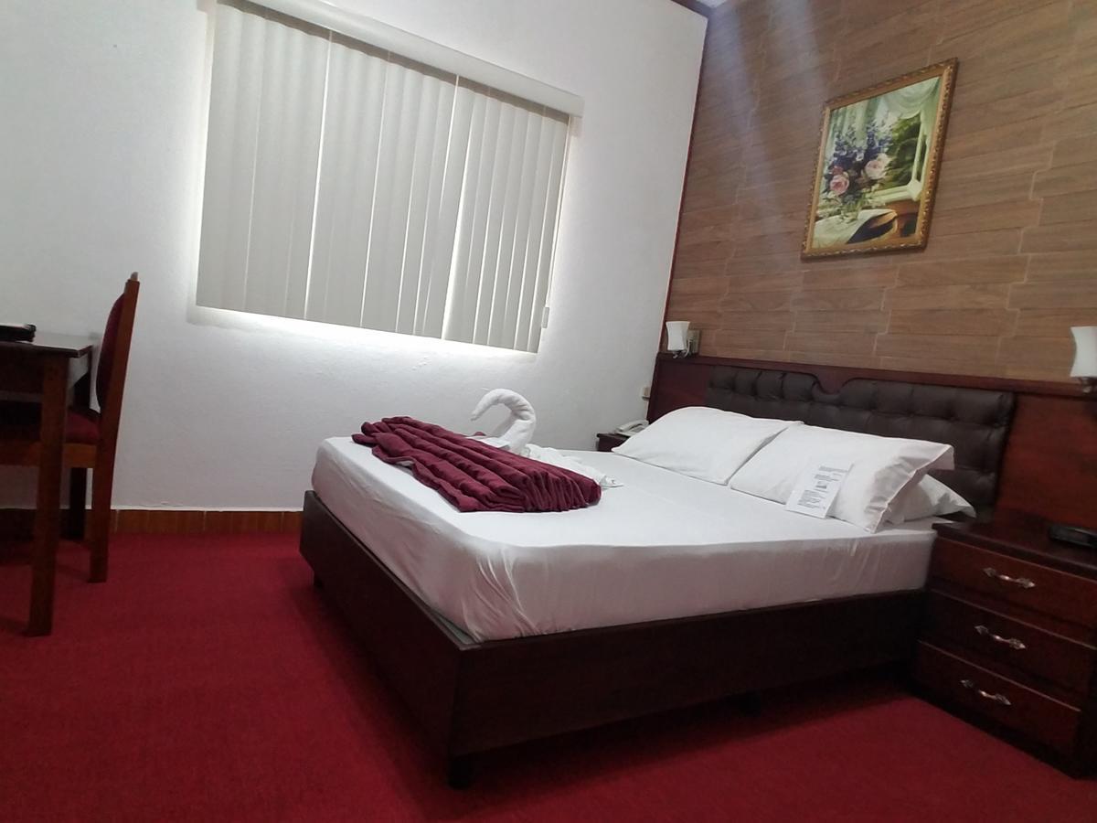 Hotel Don Vito Естелі Екстер'єр фото