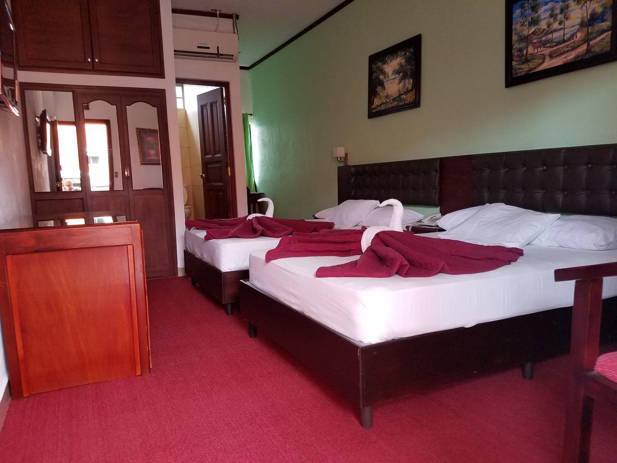 Hotel Don Vito Естелі Екстер'єр фото