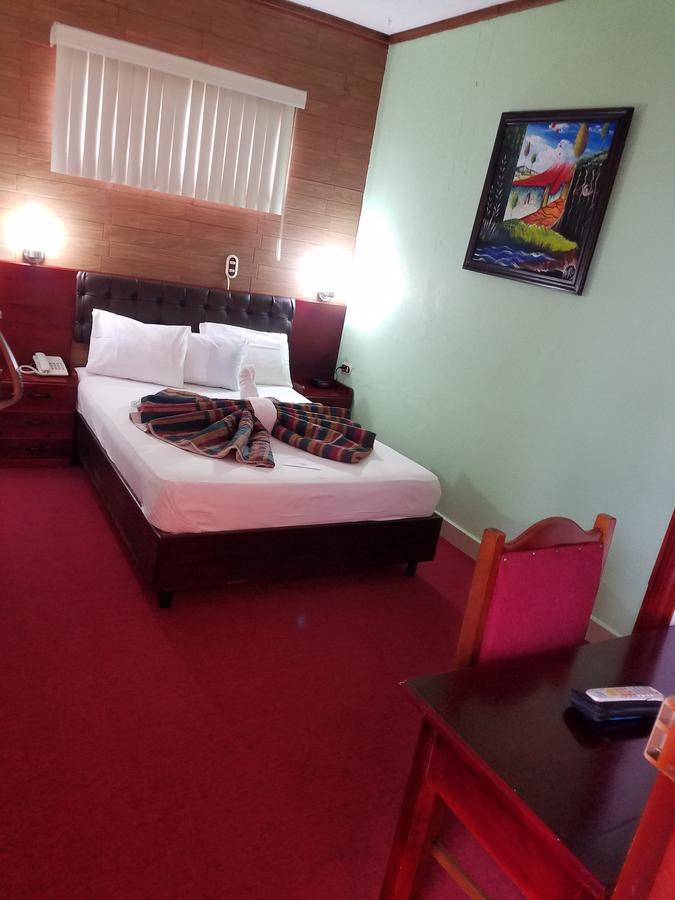 Hotel Don Vito Естелі Екстер'єр фото