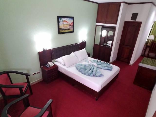 Hotel Don Vito Естелі Екстер'єр фото