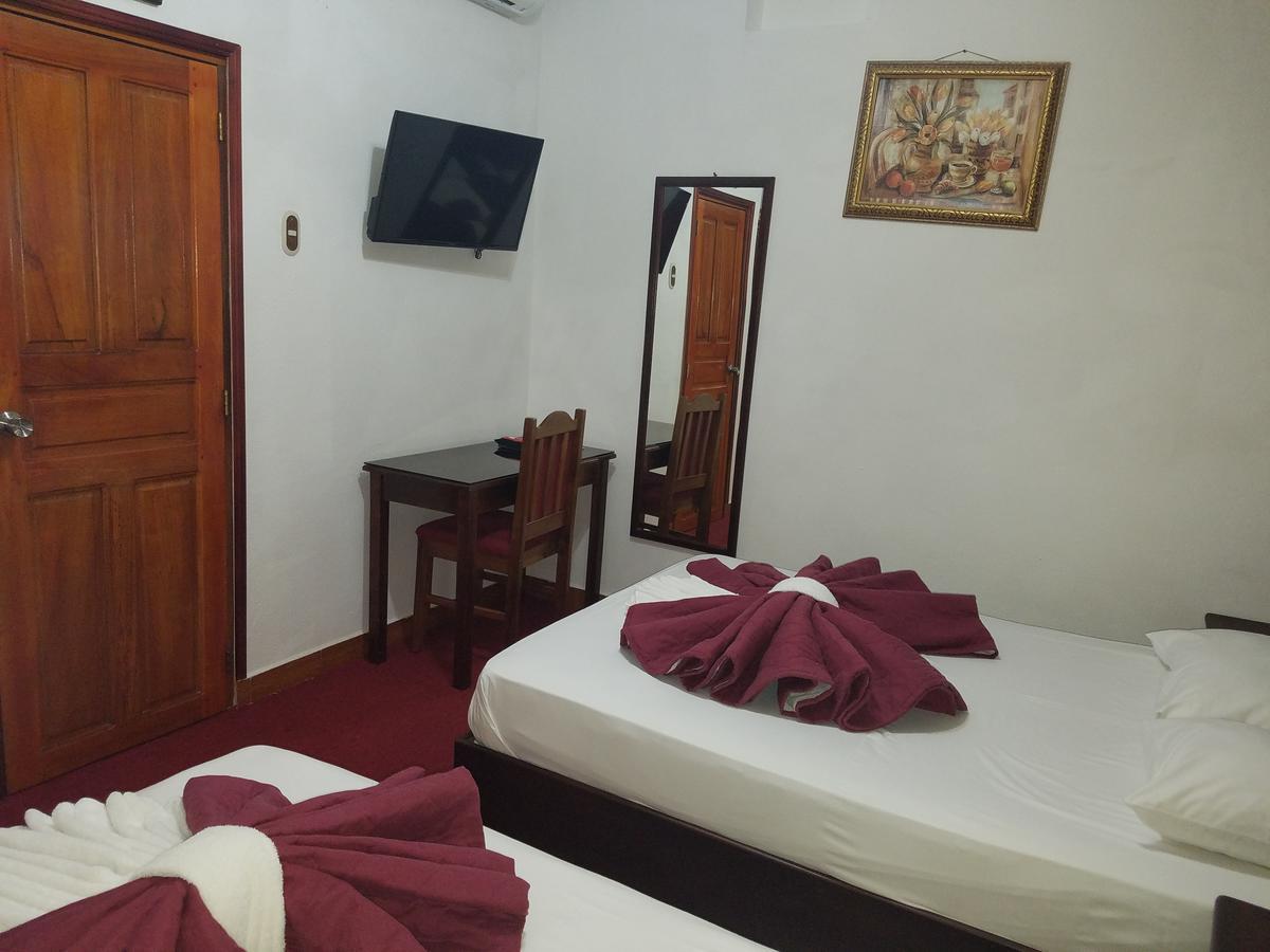 Hotel Don Vito Естелі Екстер'єр фото
