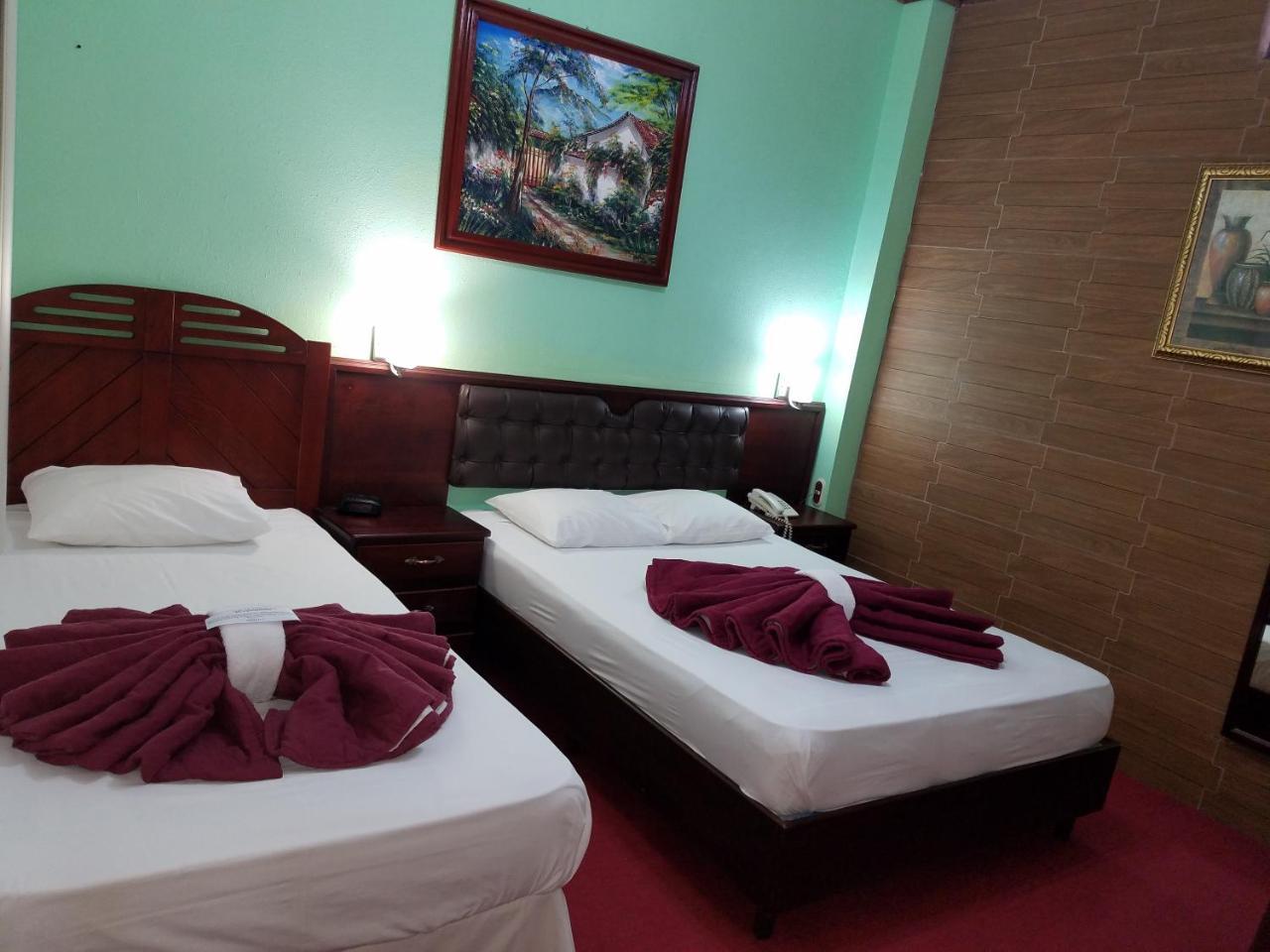 Hotel Don Vito Естелі Екстер'єр фото
